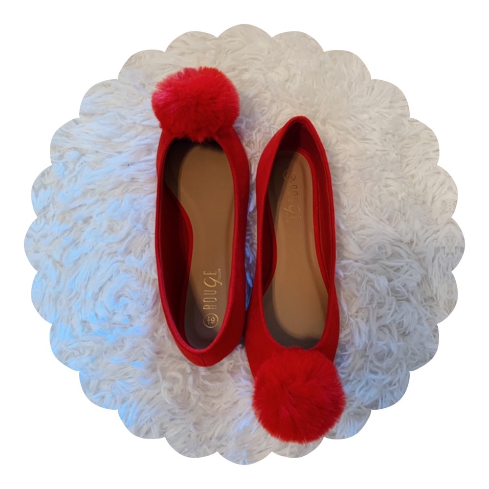 Red flats with Pom!
